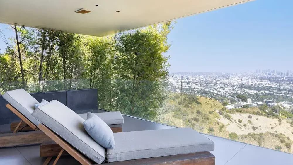 Hollywood Overlook by Avantstay Private Pool + Hot Tub Panoramic Views - photo 1