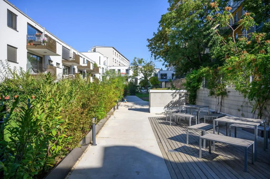 Vienna Sunny Side Up Apartments - photo 9