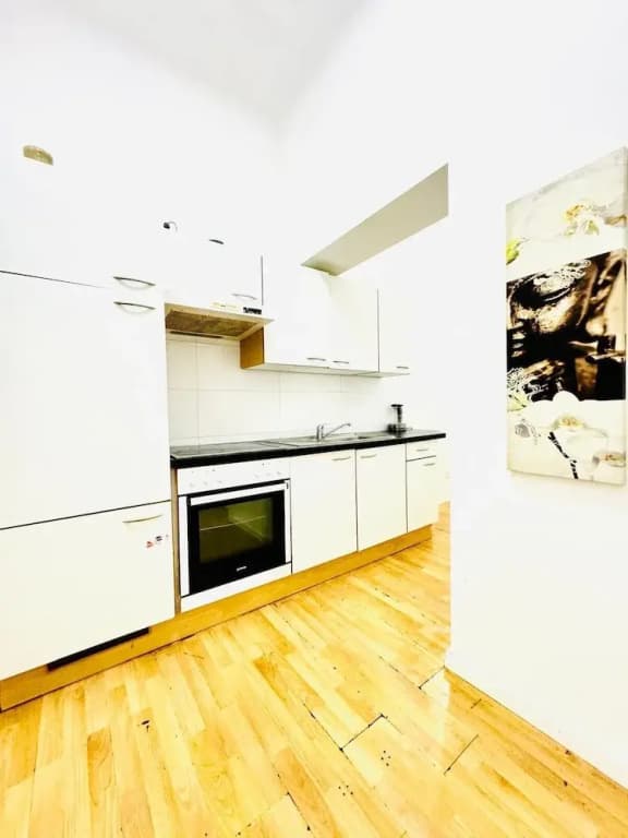 10 Economy Rooms-Shared Bath & Kitchen - photo 14