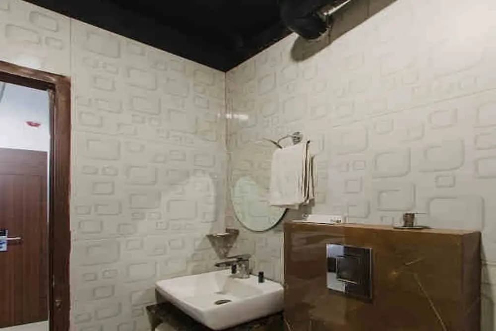 HR Grand Hotel - photo 8