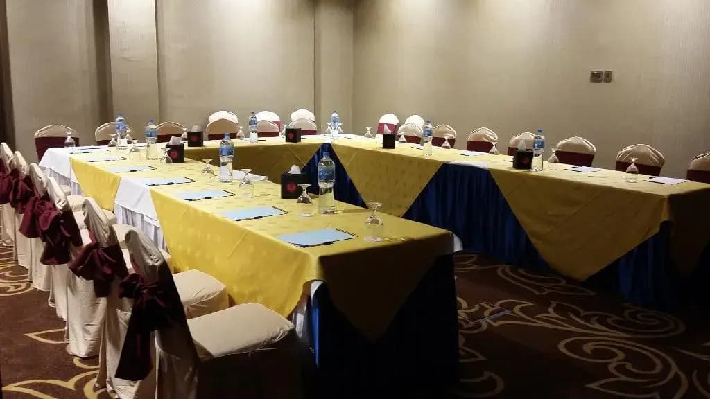 Ramee Guestline Hotel Qurum - photo 19