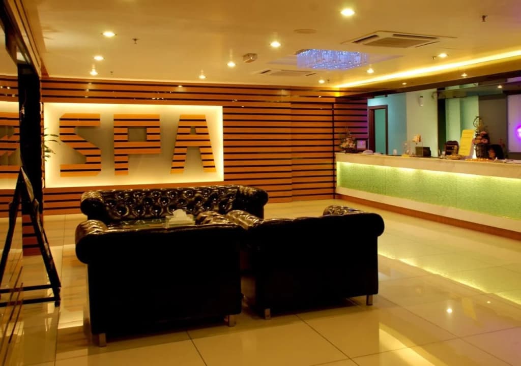 Berjaya Waterfront Hotel - photo 2