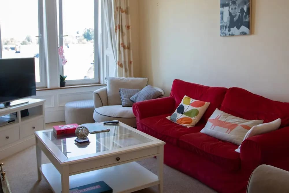 Charming 1 Bedroom Apartment - photo 5