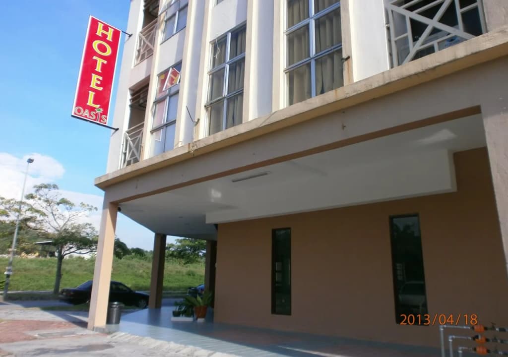 Oasis Hotel - main photo