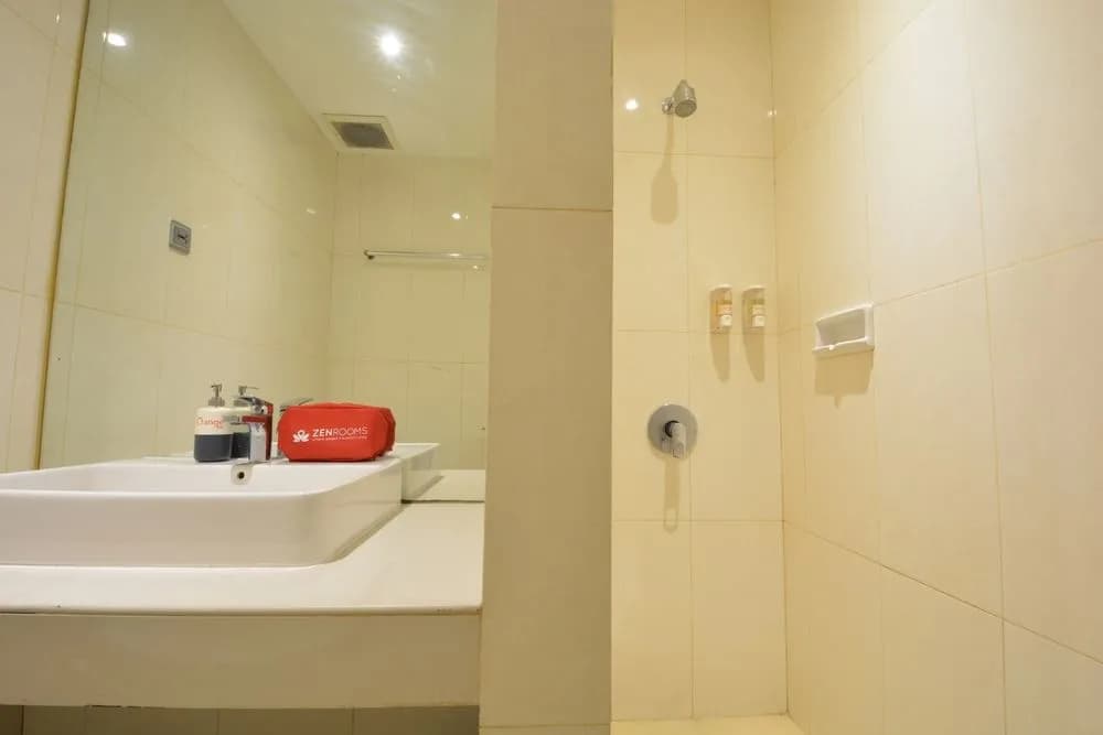 Orange Inn Hotel Mangga Besar - photo 9
