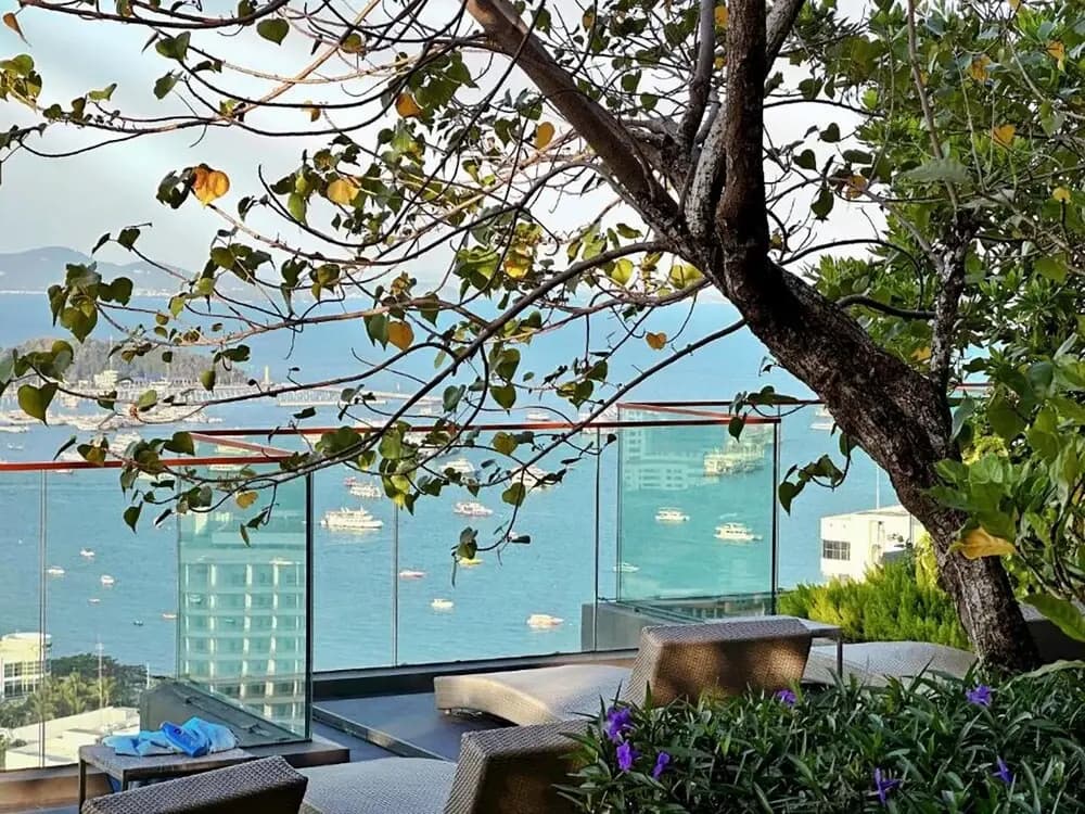 The EDGE - photo 16