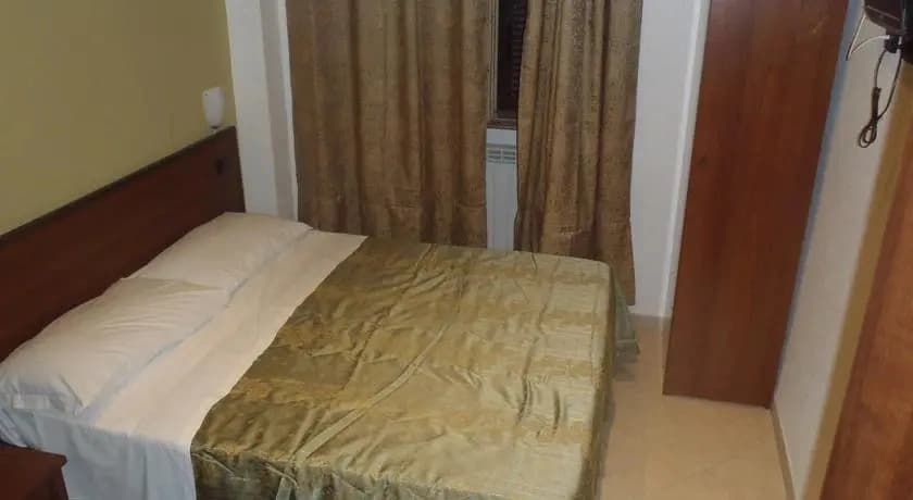 Fiesta Accomodation - photo 9