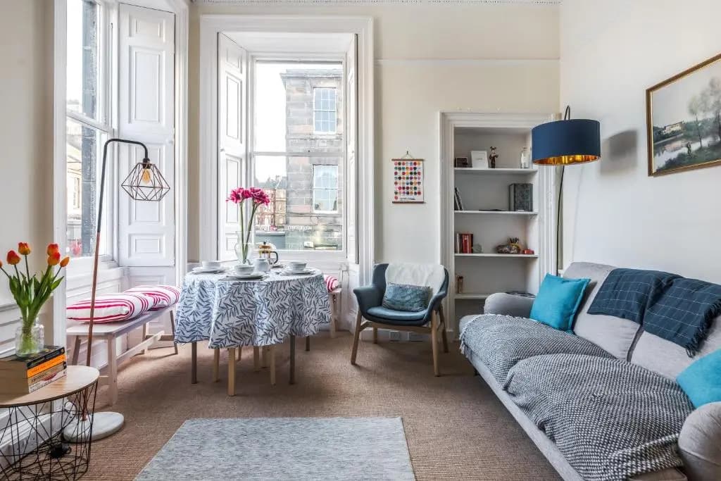 Charming, Central & Spacious Georgian 3 bed APT - photo 4