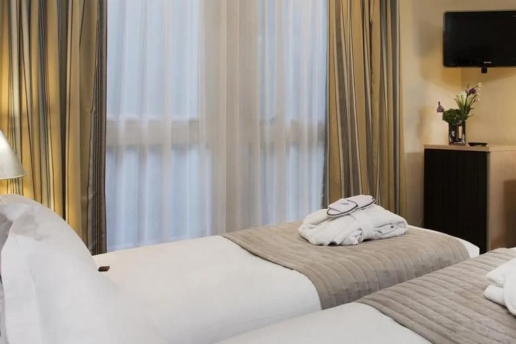 Le Pera Hotel - photo 7