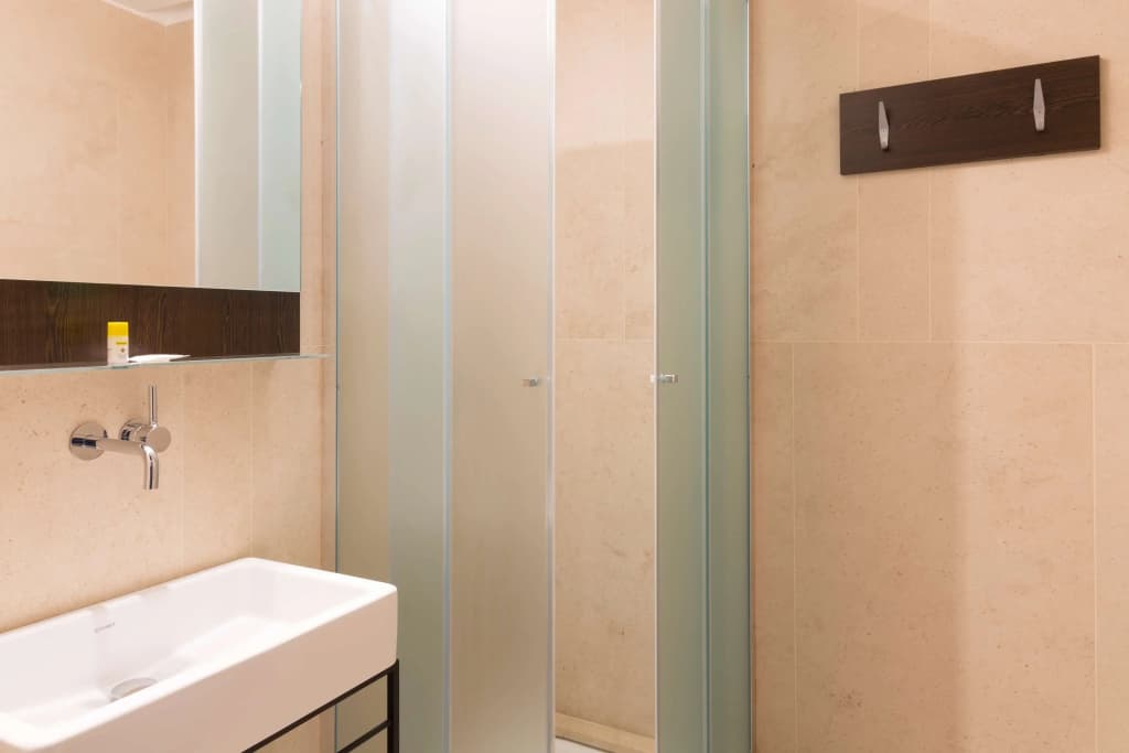 B&B Hotel Milano Central Station - photo 10