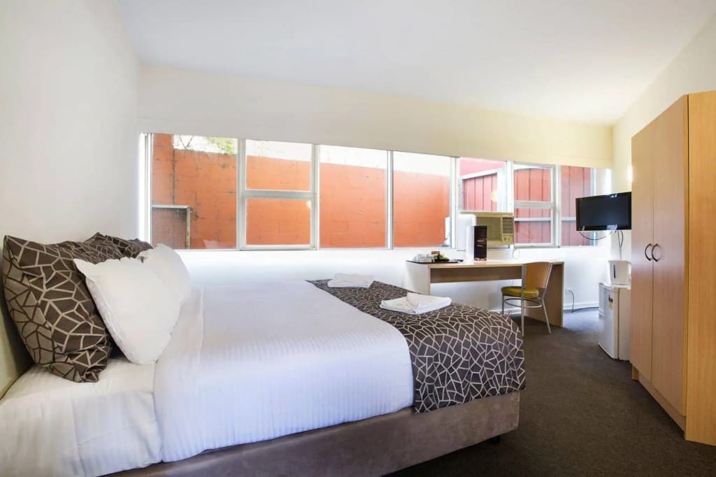 Meadow Inn Hotel-Motel - photo 4
