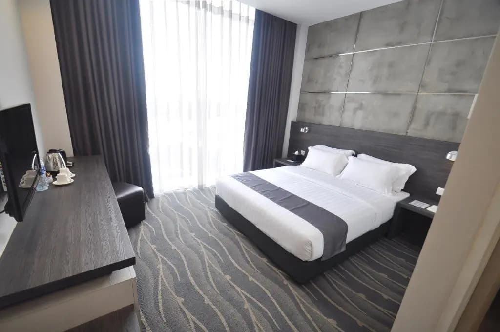 Dreamtel Jakarta - photo 3