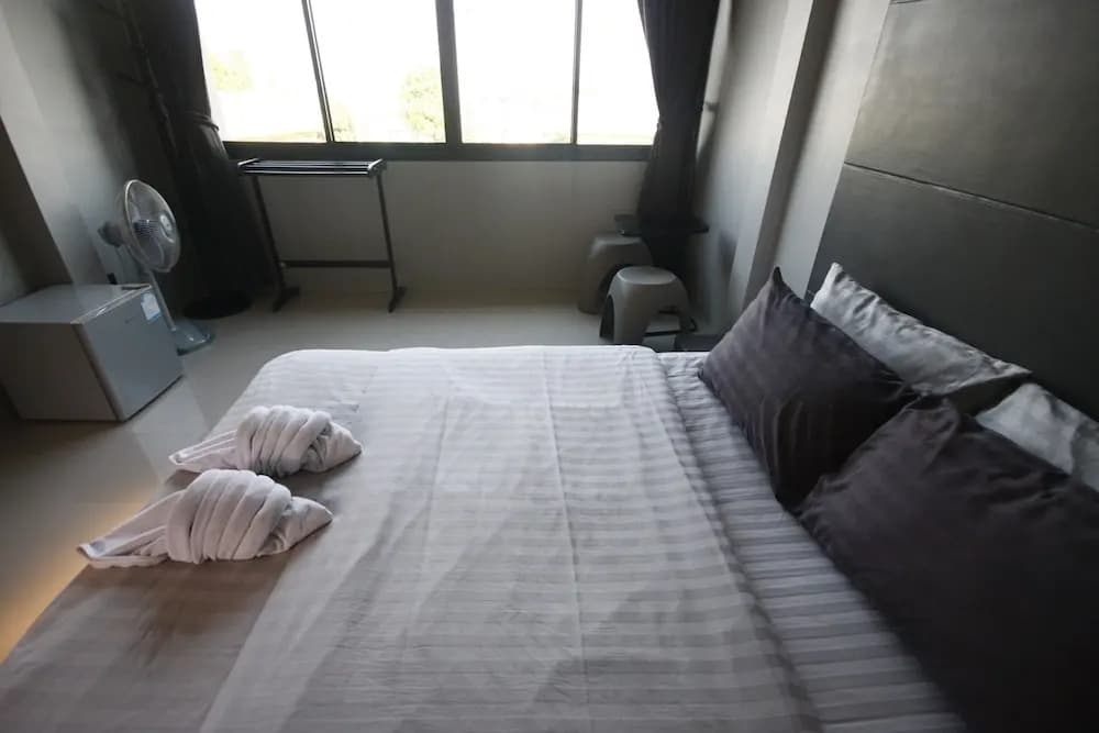 Koh Larn Villa Resort - photo 5
