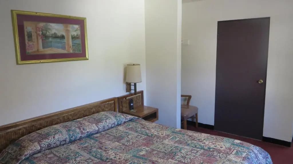Eagle Rock Motel - photo 12