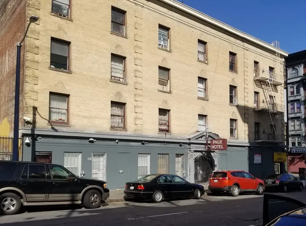 Page Hotel - photo 1