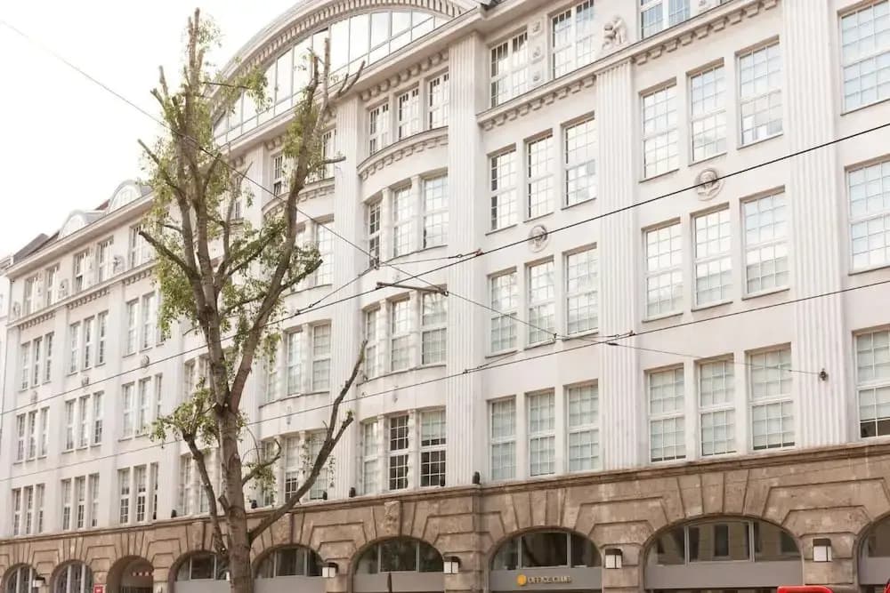 Elegantes 2-Zimmer-Apartment - photo 1