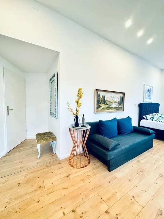 Spacious 3BR Near Kaufpark Alterlaa - photo 30