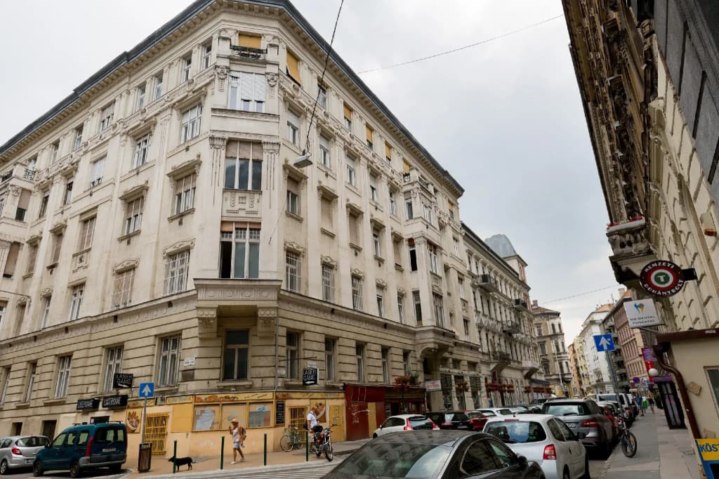 Roland Apartments - photo 1