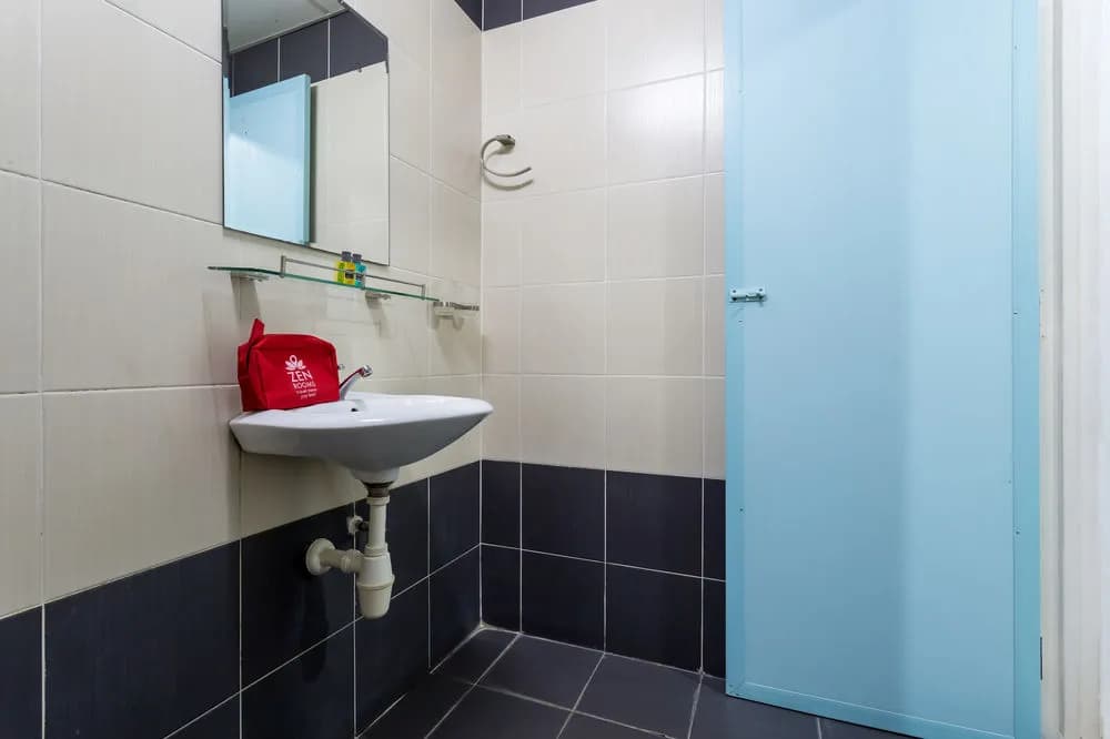 Zen Rooms Off Changkat Kuala Lumpur - photo 9