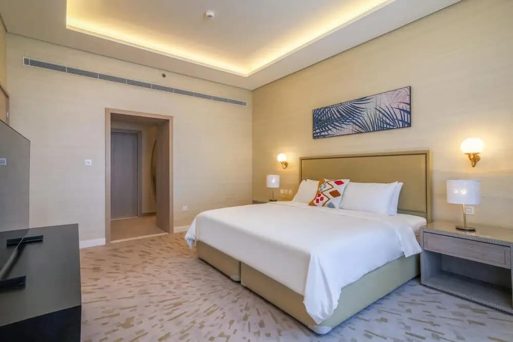 Enjoy Your Stay With Spectacular Views of the Palm - photo 2