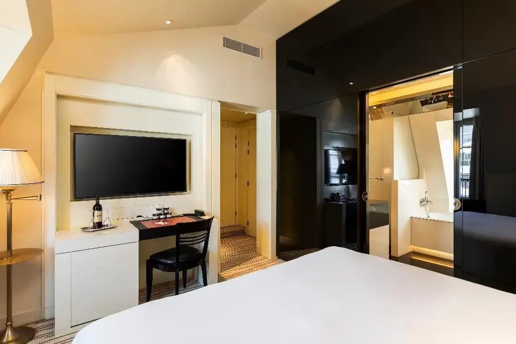 Hôtel Montaigne - photo 6