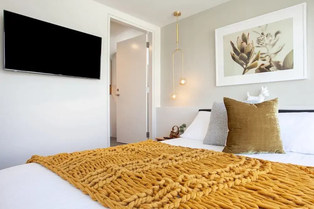Perfect Located 2-bed With Spacious Balcony & BBQ - photo 1