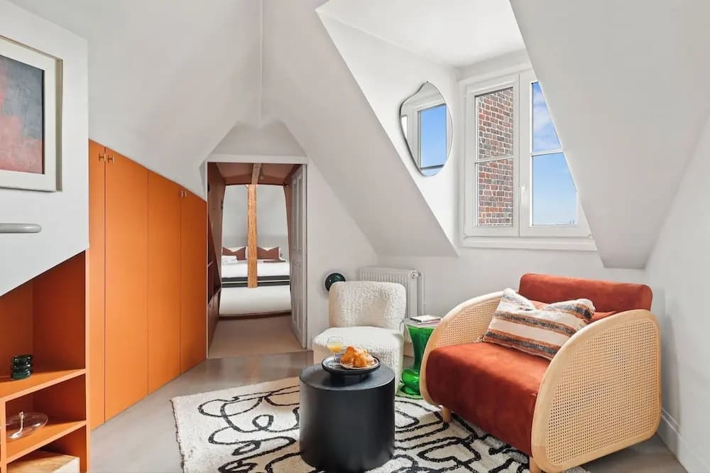 Stylish 1BR Parc Monceau Retreat - photo 3