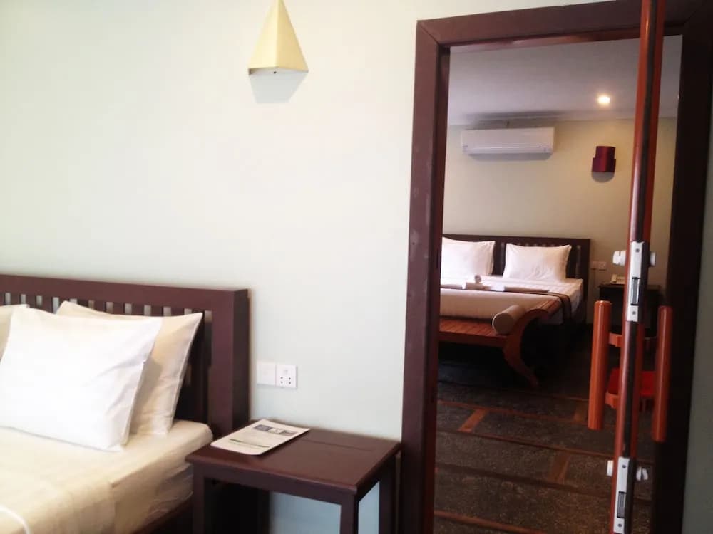 Green Empire Resort - photo 5