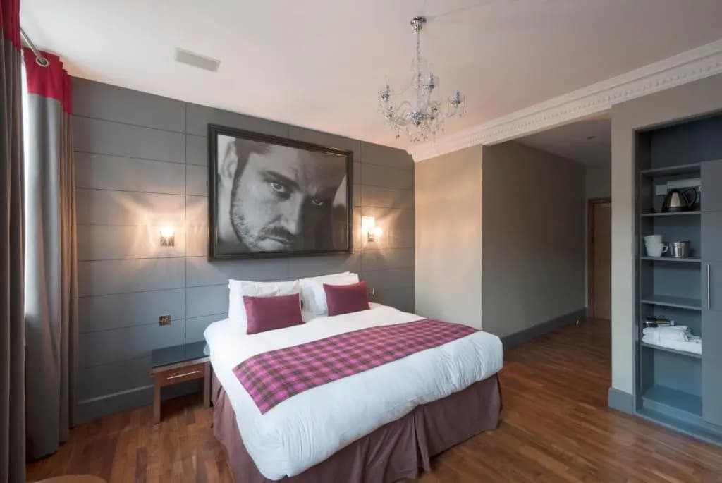 Angel's Share Hotel - photo 2