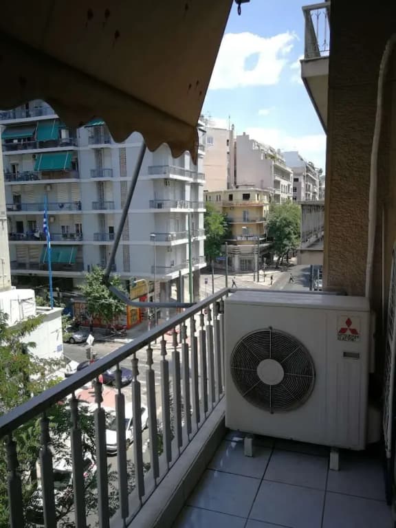 Captivating 1-bed Apartment in Athens - photo 11
