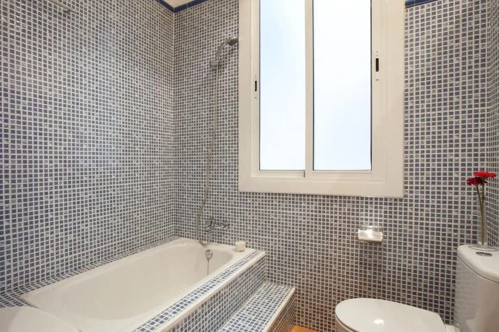 Modernist Apartment Barcelona - photo 7