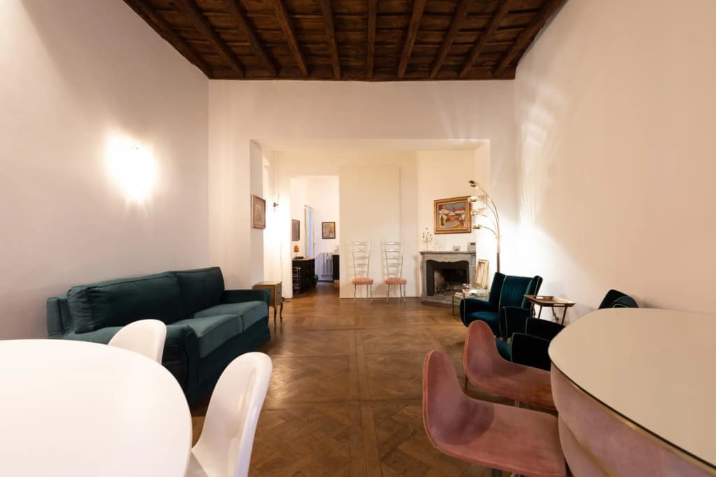 Chic And Style In Historical Via Giulia - photo 2