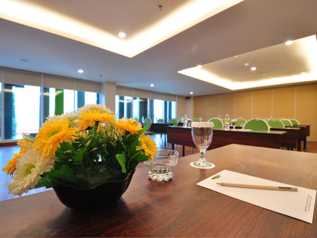 MaxOneHotels.com @ Kramat - photo 24