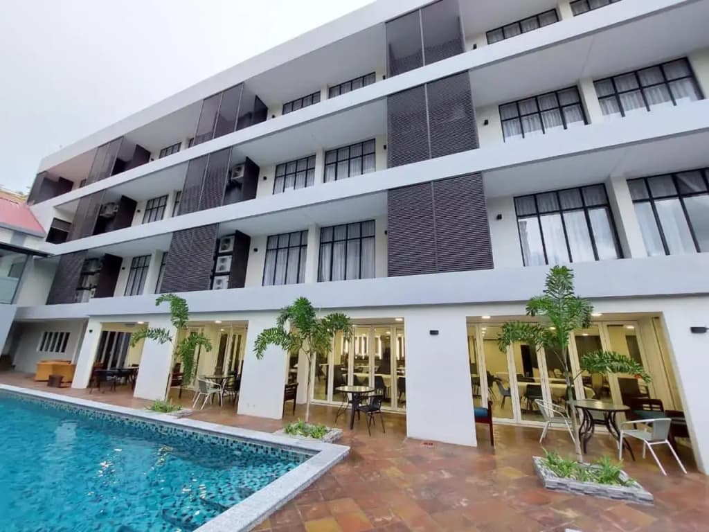 Christee Suites Hotel - photo 16