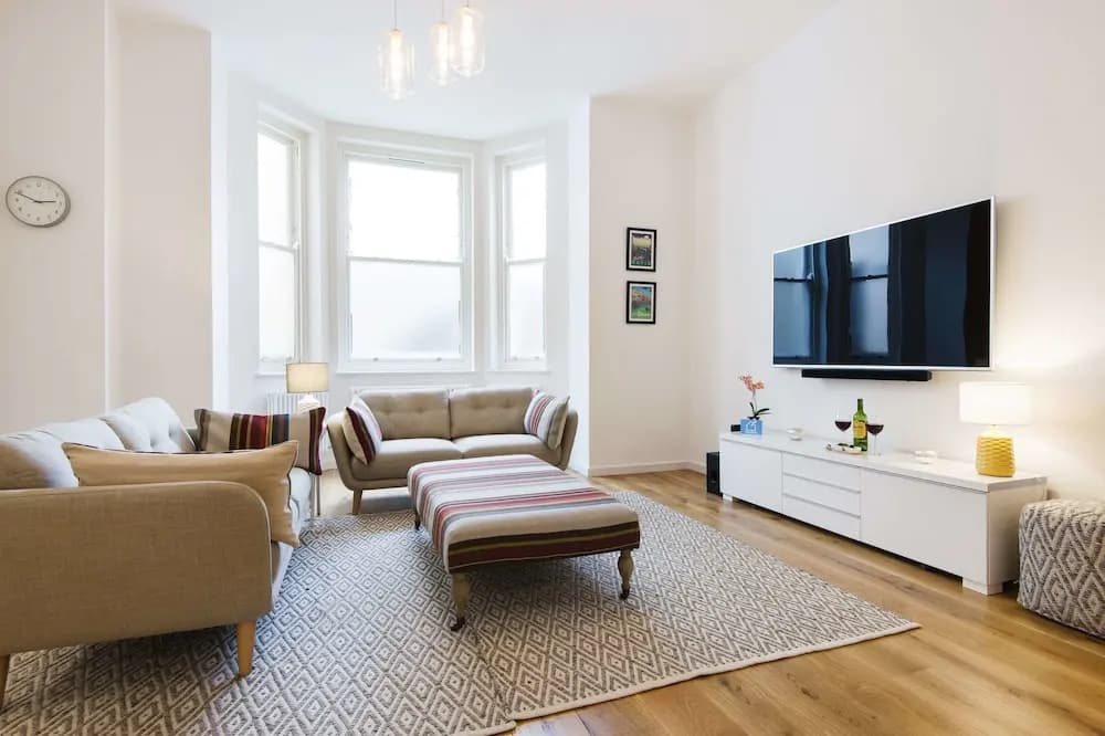 The Earl's Court Square Garden Apartment - ALBS - photo 24