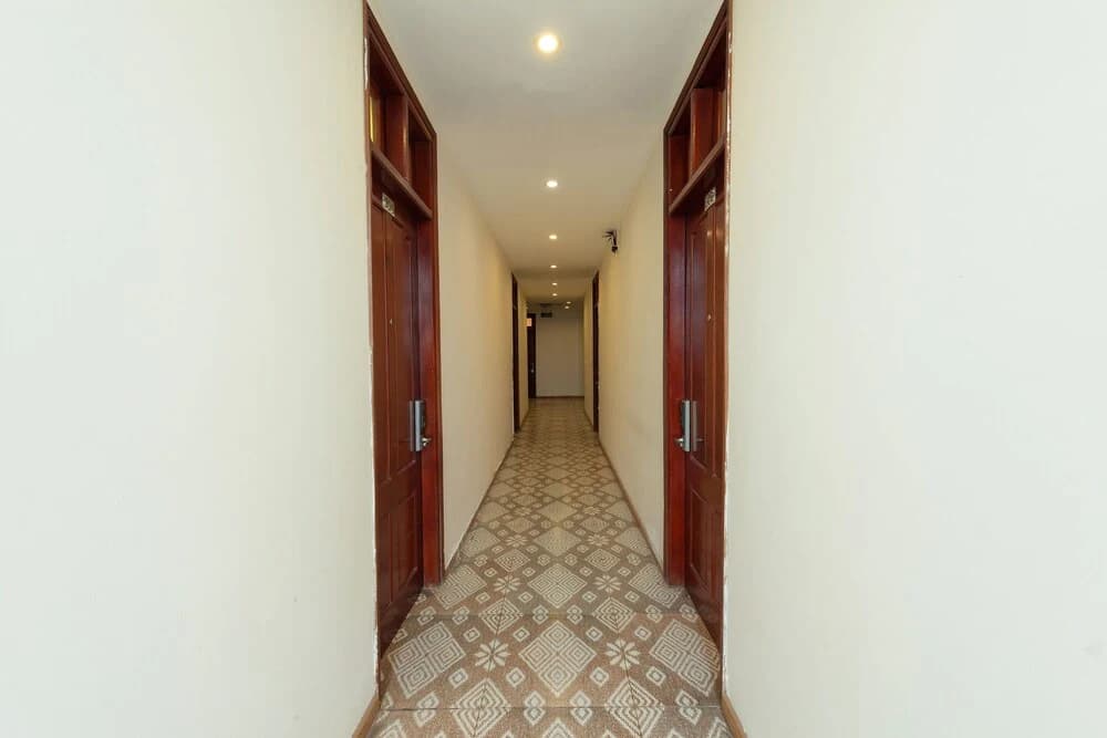 Lenka Hotel by OYO Rooms - photo 15