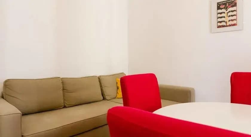 Monti V. House - photo 4