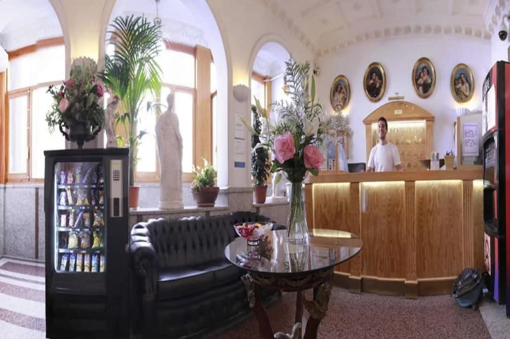Hostal Marlasca - photo 2