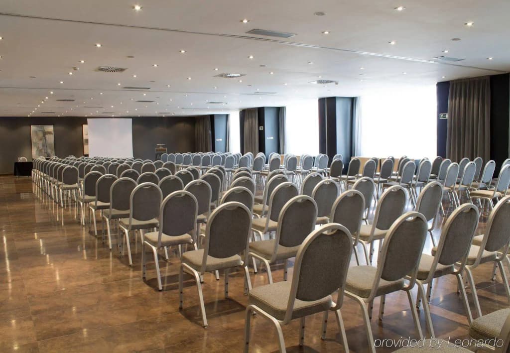 AC Hotel Madrid Feria by Marriott - photo 17