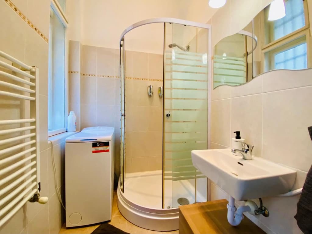 Deco House - Huge central two bedroom - photo 9