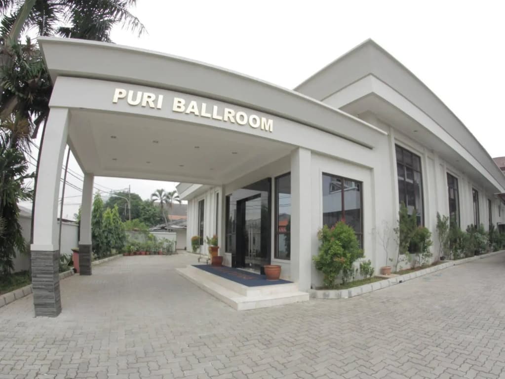 Hotel Puri Mega - photo 1