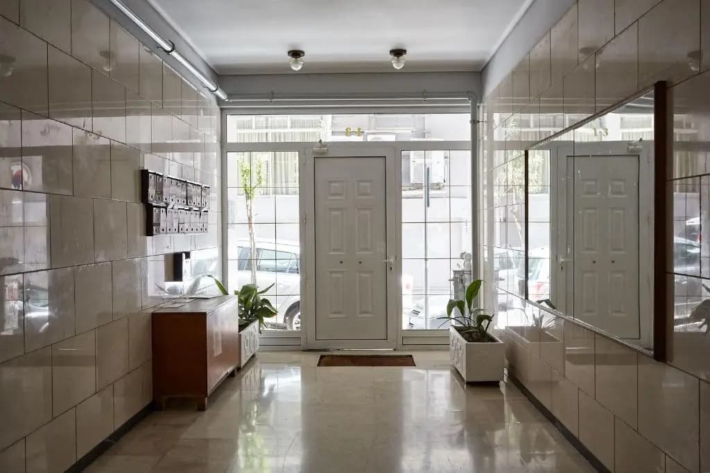 Fabulous 3 Bedroom Apartment near Kalimarmaro - photo 7
