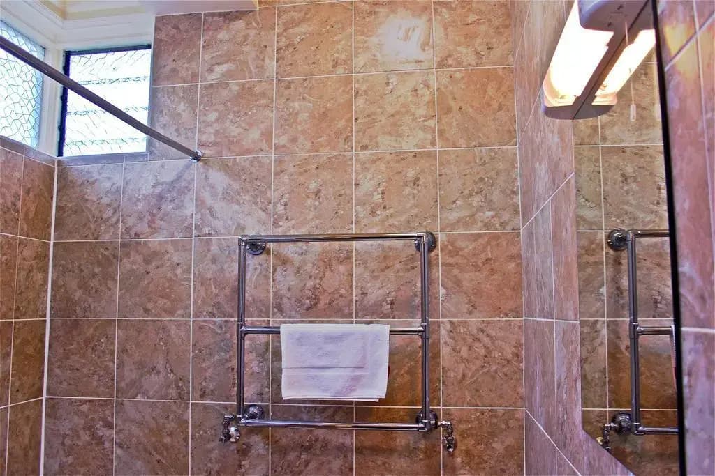Central Hotel - photo 17