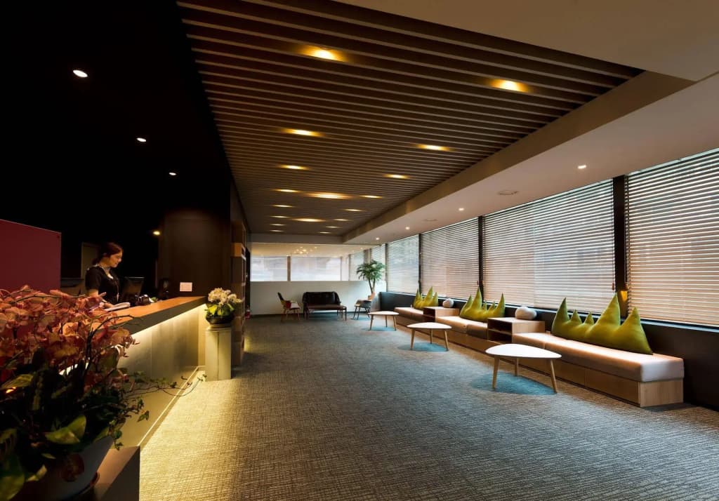 Metro Hotel - photo 2