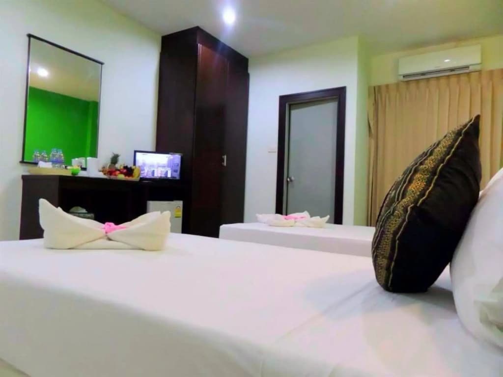 Thana Patong Guesthouse - photo 5