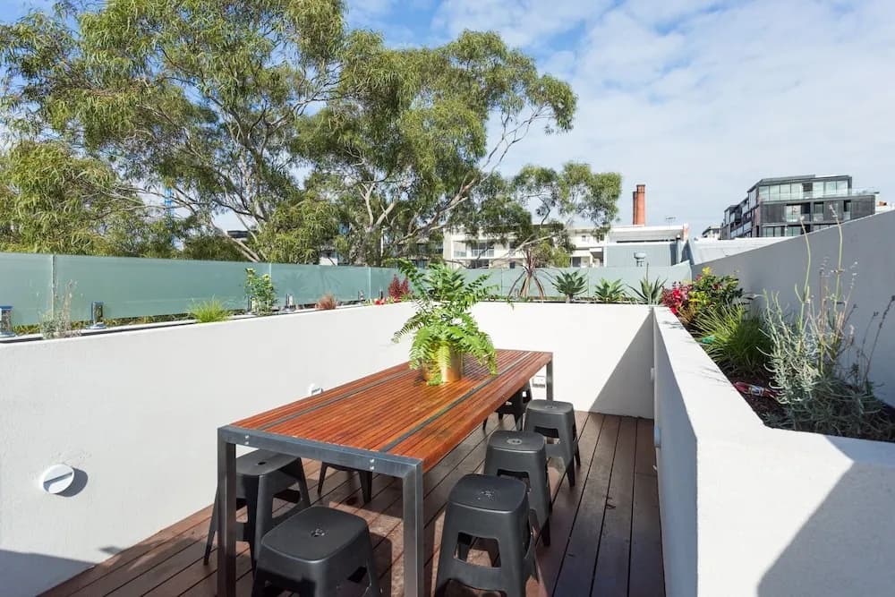 LOLA Sophisticated 3 Level Stunner with Private Rooftop - photo 15