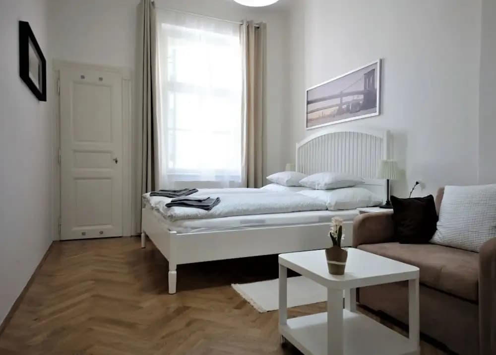 City Castle Aparthotel - photo 4