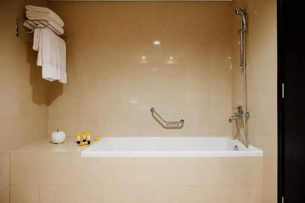 Fantastay Laguna Tower - photo 6