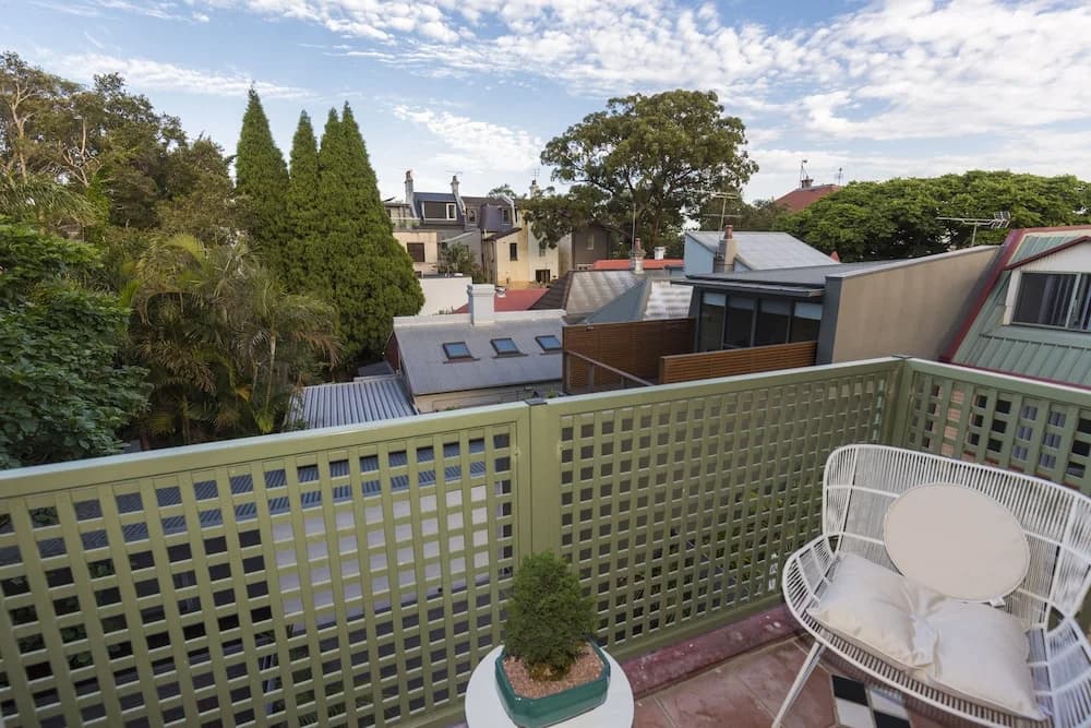 Executive 2 Storey Apartment with Pool - photo 15