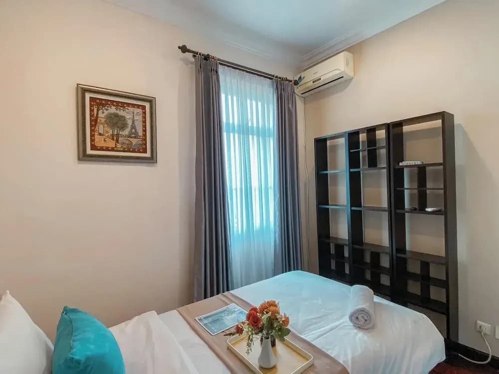 Spacious And Modern Look 3Br Bellezza Apartment - photo 2